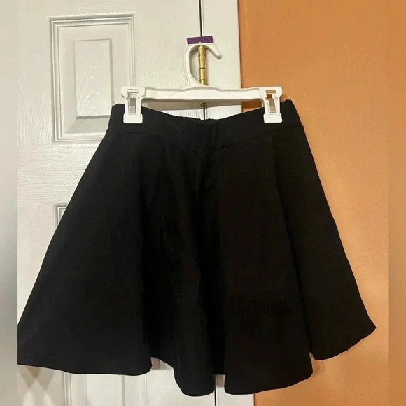 Dresses & Skirts - Black womens mini flared skirt